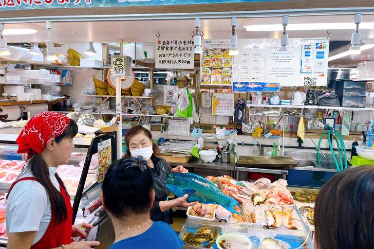 Naha Makishi Public Market : Sushi making experience English guided guide