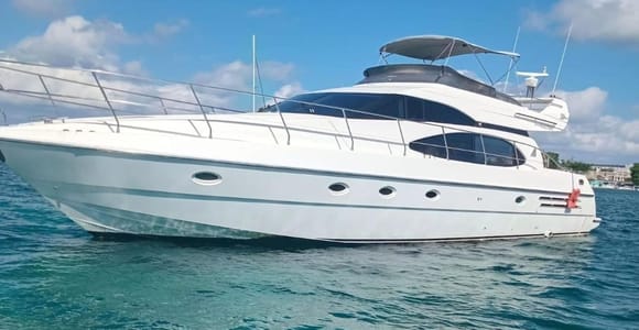 Montego Bay : Private Yacht Charter with Open Bar