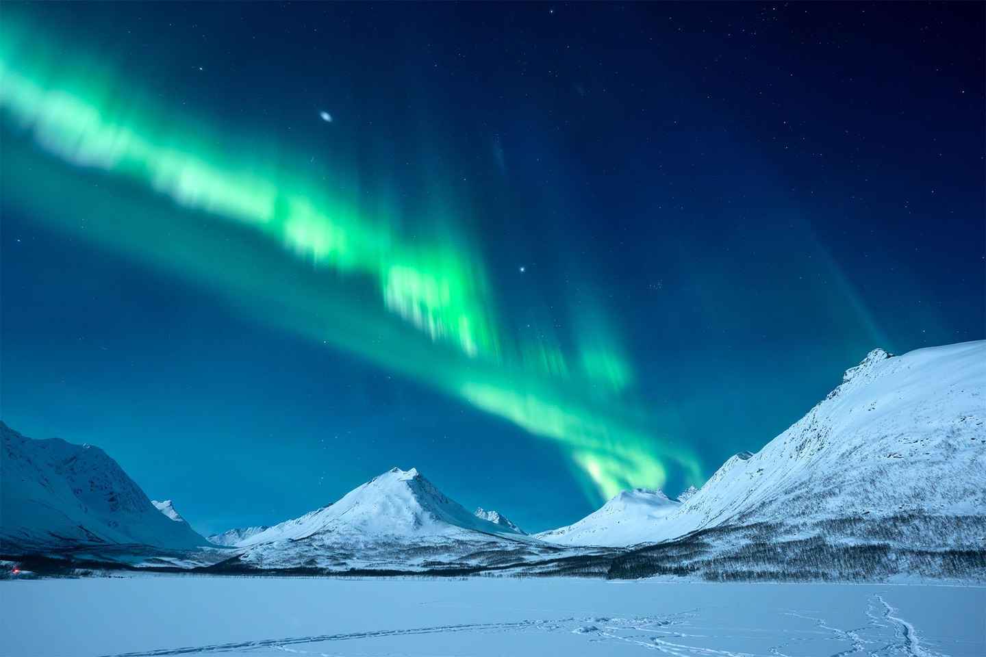 トロムソ オーロラ鑑賞ツアー｜ミニバス・写真撮影・温かい食事付き