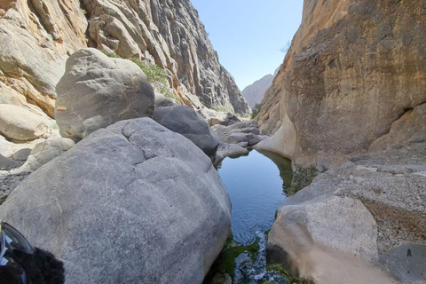 Muscat: Fanja, Wadi Qurai, and Sumail Castle Day Trip