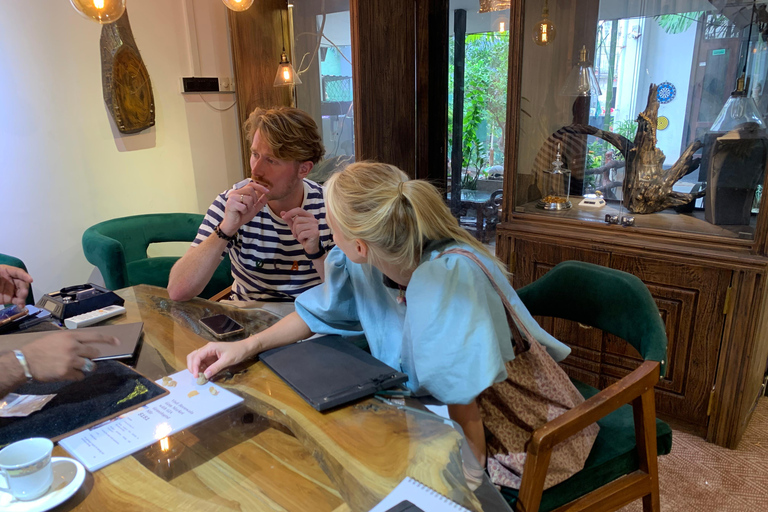 Colombo: Private Architecture transfer with Lunch & Tea