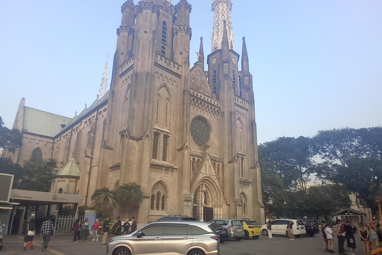 Jakarta City Tour by Tuk Tuk