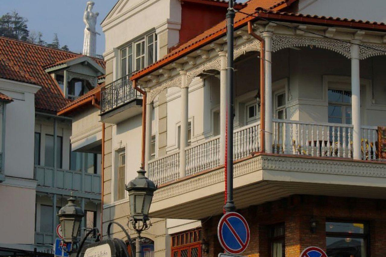 Georgia: 5-Day Honeymoon Tour with Meals and Guide