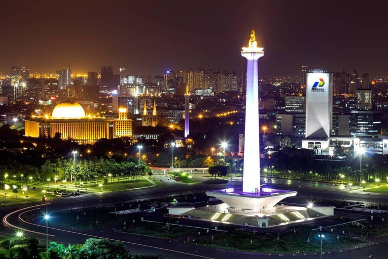 Nachttour door Jakarta: begeleide sightseeing- en streetfoodtourNachttour door Jakarta: bezienswaardigheden bekijken en lokale gerechten proberen