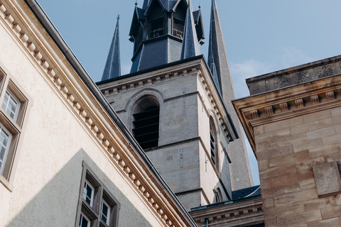 Luxembourg: Private Walking Tour with Photoshoot