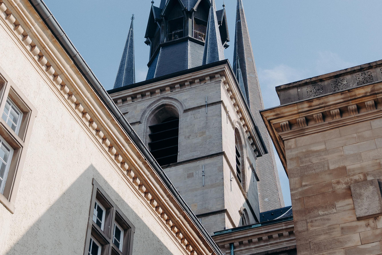 Luxembourg: Private Walking Tour with Photoshoot