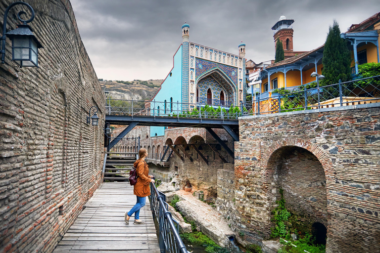 Tbilisi: Tour a piedi dei principali punti di interesse con cibo e vino