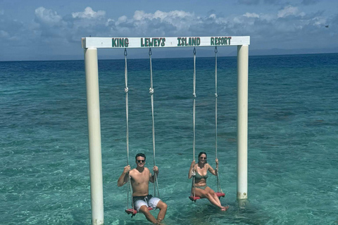 Placencia: Private Island Day Trip with Lunch & Drinks