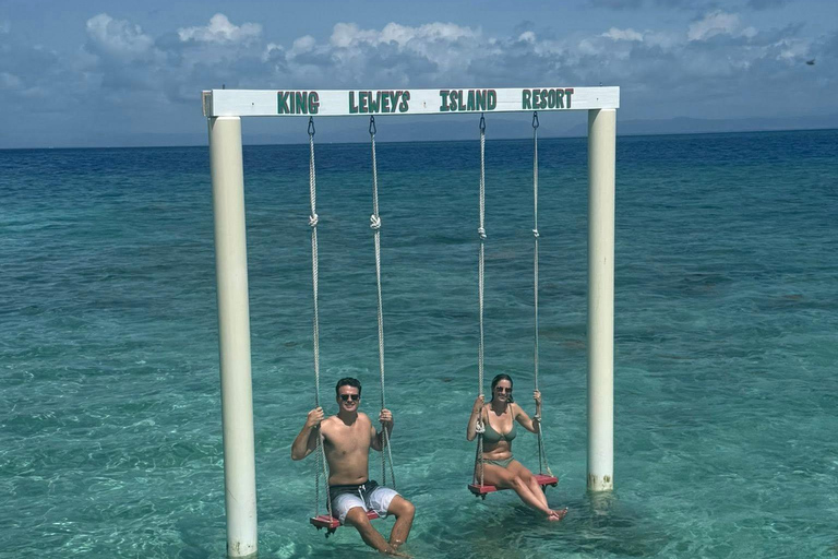 Placencia: Private Island Day Trip with Lunch & Drinks