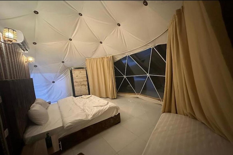 Wadi Rum: 6-Hour Jeep Tour with Bubble Tent Stay and 2 Meals