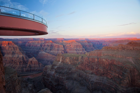 Las Vegas: tour di atterraggio in elicottero sul Grand CanyonPartenza al tramonto