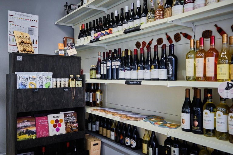 Yerevan: Wine Night Tour with Retro Car Transfers & Photos