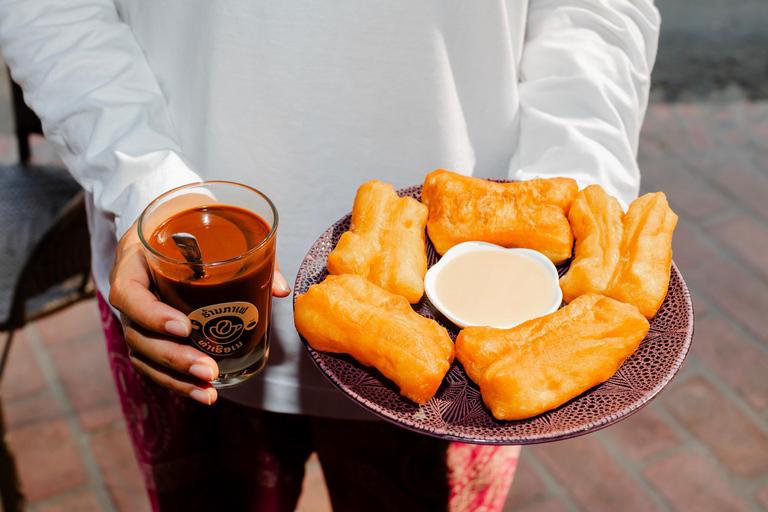 جولة طعام أطباق برابانغ مع أكثر من 15 تذوقًا