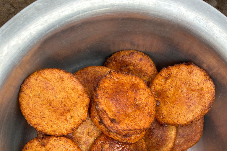 Kampala: Ugandan Pancakes & Snack Cooking Class with Family