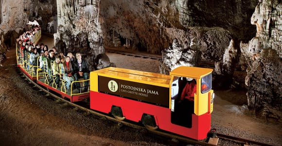 Tour zur Höhle von Postojna und zur Höhlenburg Predjama ab Ljubljana