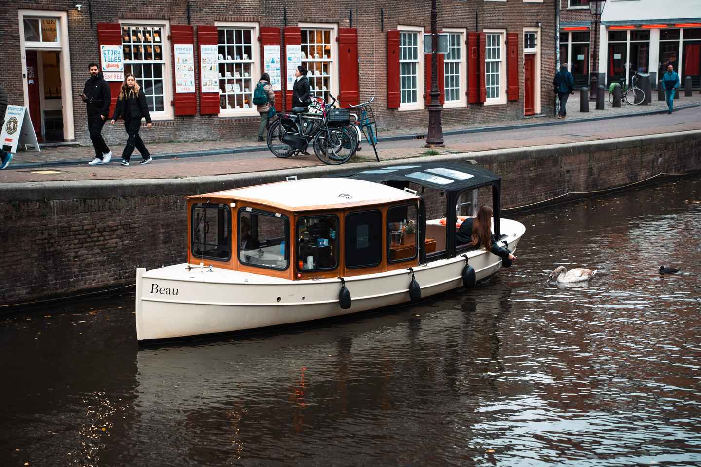 Amsterdam Canal Boat Tour with Live Guide