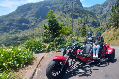 Madeira : Guidad tur på ön med trehjuling2 timmars trike-tur