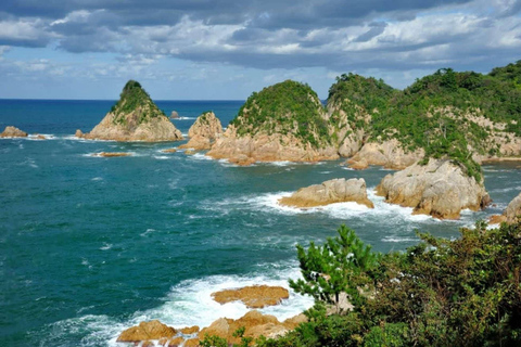 Tottori: Private Tour to Sand Dunes, Museum & Hakuto Coast