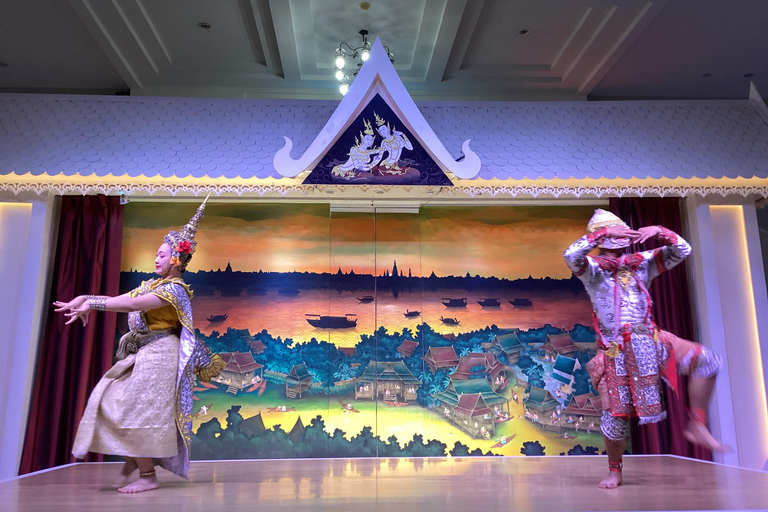 Calypso Cabaret en Asiatique: espectáculo de ladyboys en primera filaEspectáculo nocturno