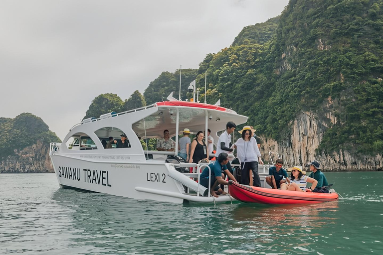 Phuket: Isla James Bond y tour en canoa por la bahía de Phang NgaPhuket: Isla James Bond Koh Yao en catamarán rápido premium