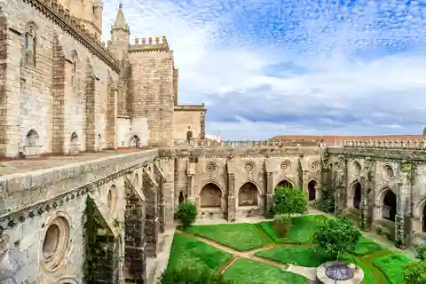 Évora Full Day Tour