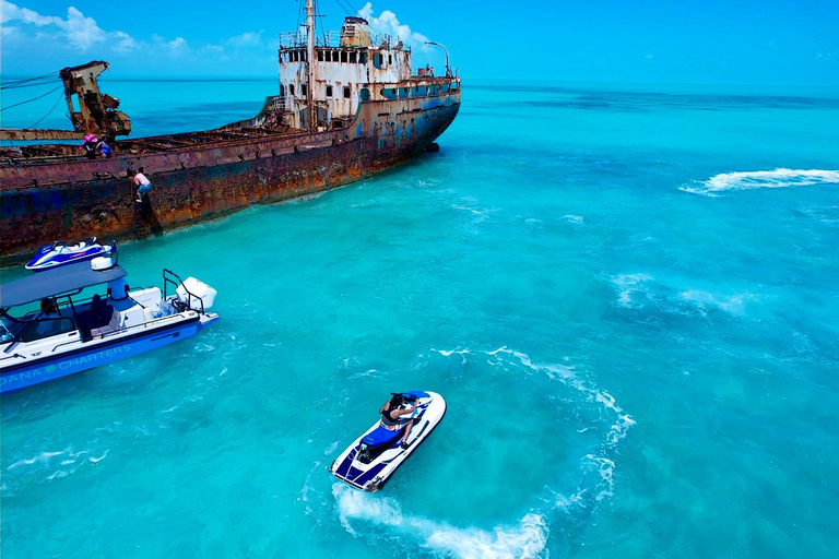 Providenciales: Jet Ski tour to ship wreck and Noahs Ark private tour in spanish