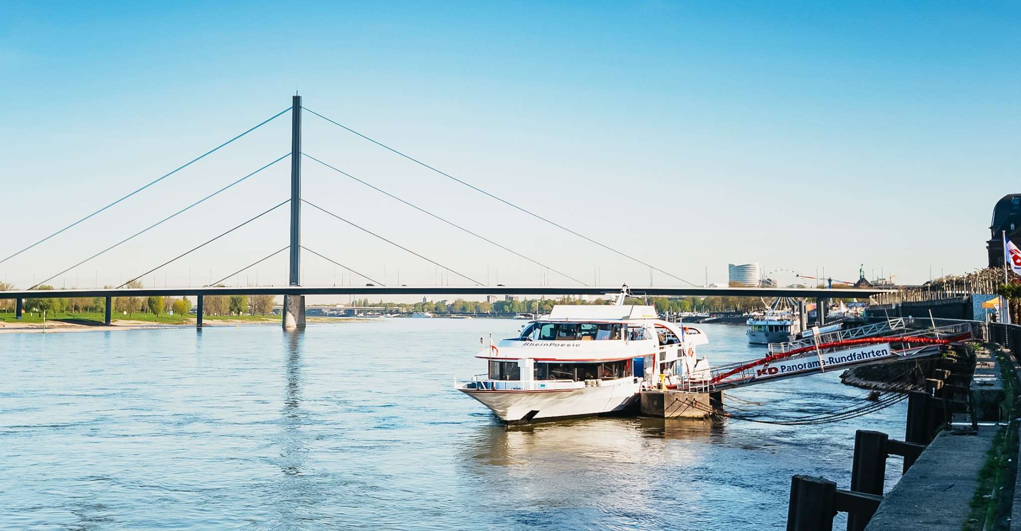 Düsseldorf, City Sightseeing Cruise on the Rhine - Housity