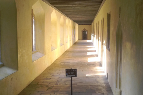 Oxford College Gardens - obejmuje przestrzenie zamknięte dla publiczności.