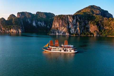Zatoka Halong: 3D2N All inclusive z rejsem cesarzaCesarz Rejs Dziedzictwo Halong | 3 dni kryjówki