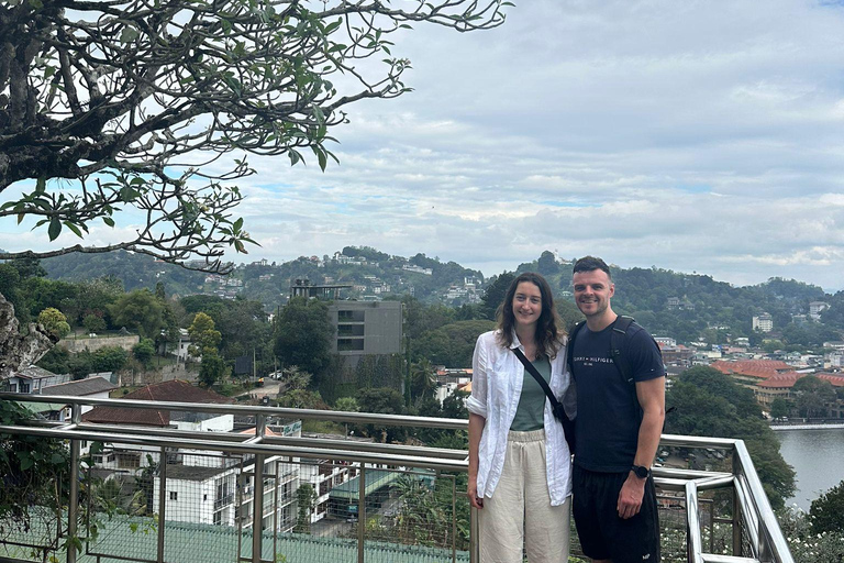 The Best Kandy Tuk-Tuk city Tour with a Professional Guide