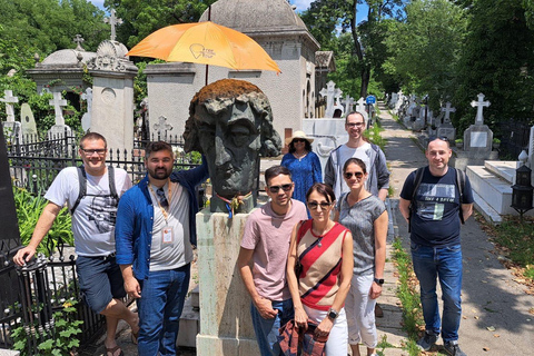 Bucharest: Bellu Cemetery Walking Tour with Guide