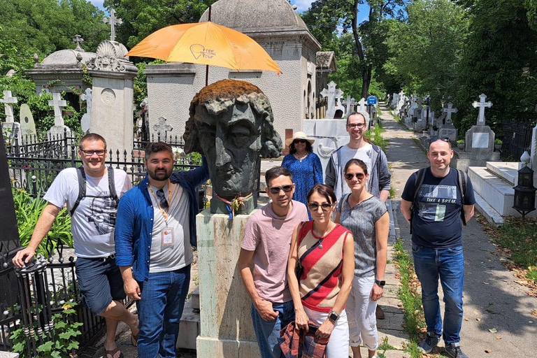 Bucharest: Bellu Cemetery Walking Tour with Guide
