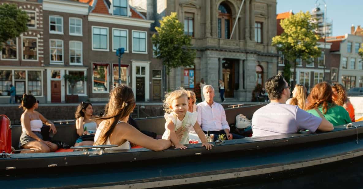 Afbeelding 5 van Haarlem: Sightseeingtour met rondvaart en hapjes en drankjes