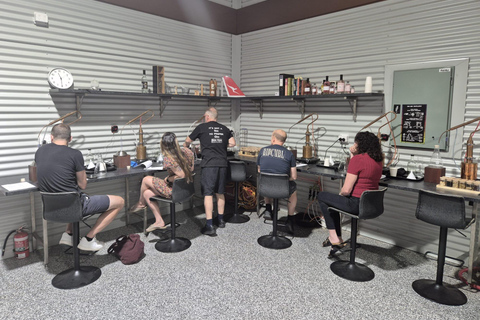 Perth : cours de maître sur la distillation du gin avec votre propre signaturePerth : Masterclass de distillation de gin avec votre propre signature