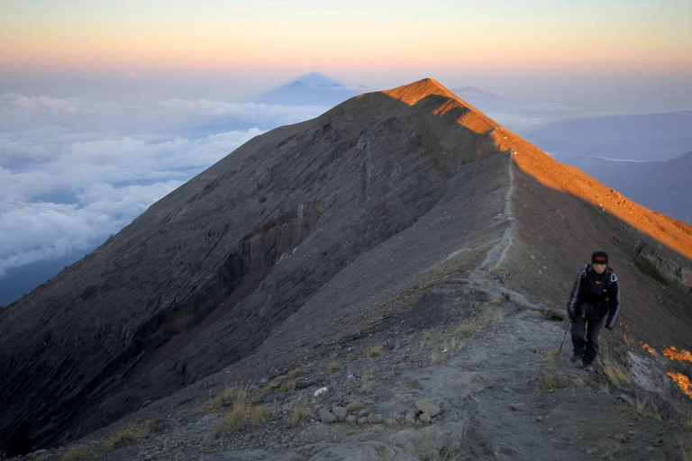 Bali/berg Agung: Privé trektocht zonsopgangZonsopgang trektocht vanaf Besakih Tempel met hotel transfer