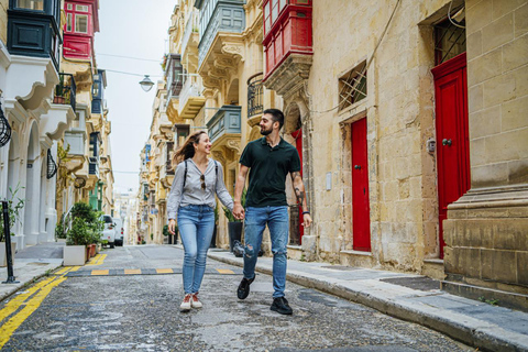 Valletta: Private Photoshoot in Old Town, Harbour & Gardens Standard: 20 photos | 30 mins