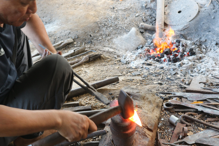 Hoi An: Knife-making Workshop with Hotel Pickup