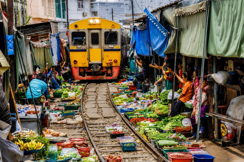 Bangkok: Emerald Pagoda with Pad Thai Noodles