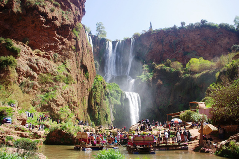 Marrakech: excursão guiada às cachoeiras de Ouzoud com passeio de barcoTour Guiado com Passeio de Barco