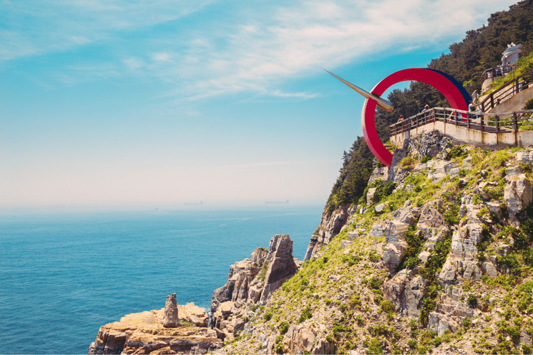 Busan: Taejongdae, crucero aéreo, pueblo y playa de GamcheonExcursión en grupo, encuentro en la estación de Seomyeon