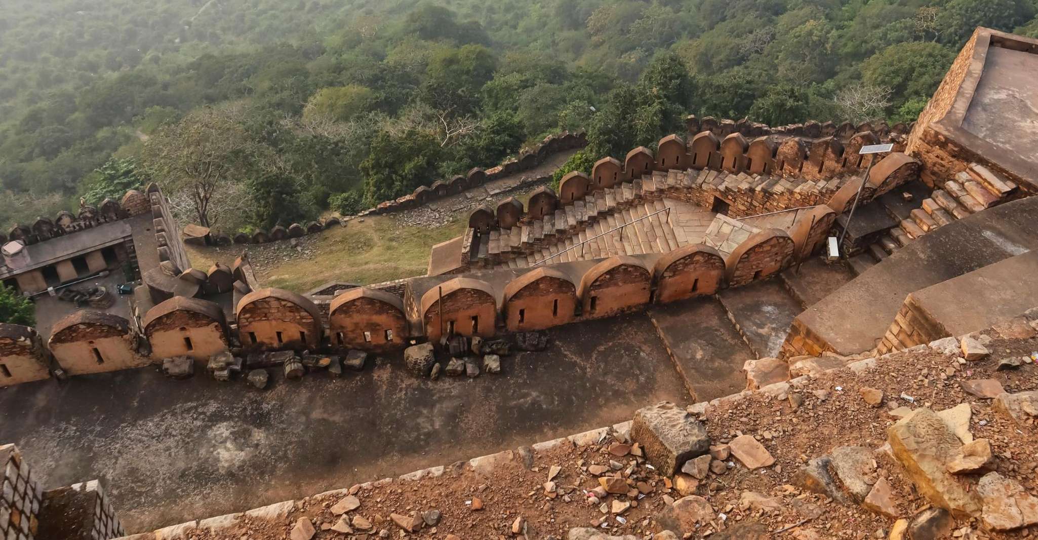 Voyage d'excursion de 8 heures au fort imbattable Kalinjar - Hizvo