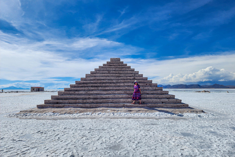 La Paz: 5-Day Uyuni Salt Flats Journey with Return ENGLISH-SPEAKING GUIDE