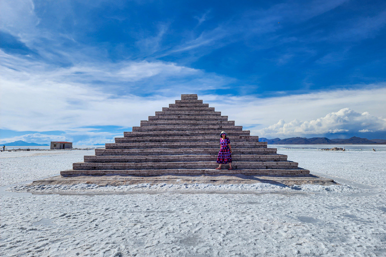 La Paz: 5-Day Uyuni Salt Flats Journey with Return ENGLISH-SPEAKING GUIDE