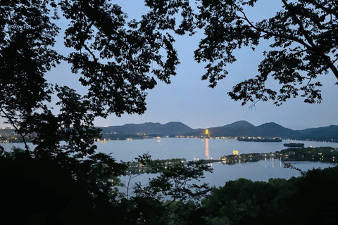 Hangzhou : Private Night Baoshi Mountain Guided Tour