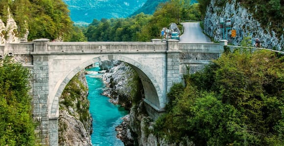 Soča River in Northern Slovenia: Sightseeing tour among turquoise waters and mountain flavors