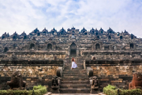 yogyakarta : lever de soleil à borobudur et temple de prambanan