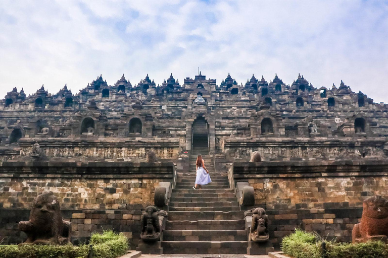 yogyakarta: borobudur zonsopgang en prambanan tempel