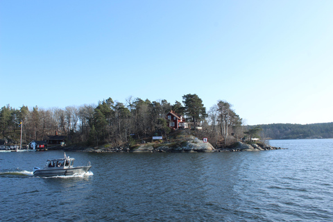 Stockholm: Archipelago cruise tour with live guide arch german