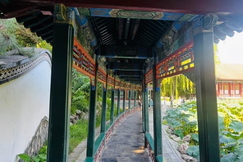 Beijing: Summer Palace Private Tour with Subway Ride