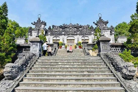 Hue : Du port de Chan May à la citadelle de Hue et à la station d&#039;excursionVisite privée avec déjeuner